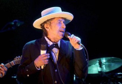 За Боб Дилън като музикант, като поет и за песента му „Like A Rolling Stone”