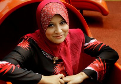 Дениз Башпинар за чара, който дискретно излъчва жената със забрадка