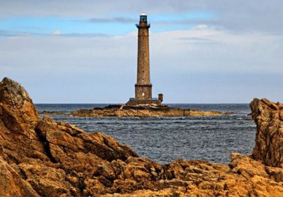 Достойнство на човешката личност, идентичност, образ на човека