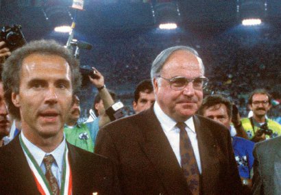 Ян Тилман Шваб – аналогия между футбола и световните събития