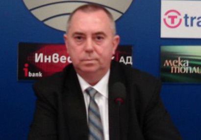 Иван Митев - икономист: „Капанът на парите” като жизнена среда на кризите