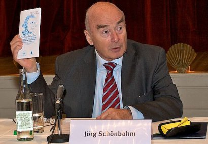 Йорг Шьонбом: Старите войници никога не умират, те просто изчезват - CAO.bg Йорг Шьонбом: Старите войници никога не умират, те просто изчезват
