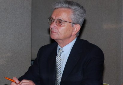 Разговор с професор Ханс Кеплингер за влиянието на медиите - CAO.bg Разговор с професор Ханс Кеплингер за влиянието на медиите