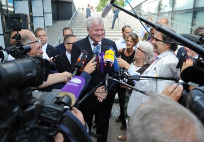 Медии, журналистика, журналисти, информация, Интернет, социални мрежи