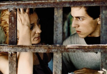 Филмът „Покаяние” на Тенгиз Абуладзе: За какво е път, който не отвежда към храма? - CAO.bg Филмът „Покаяние” на Тенгиз Абуладзе: За какво е път, който не отвежда към храма?