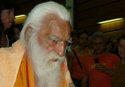 Свами Дев Мурти: Истинската цел на човешкия живот е духовното развитие - CAO.bg Свами Дев Мурти: Истинската цел на човешкия живот е духовното развитие