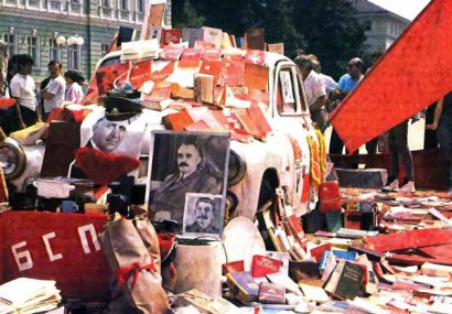 Асен Игнатов: Вярата в спасителния хаос е свързана с драмата на човека