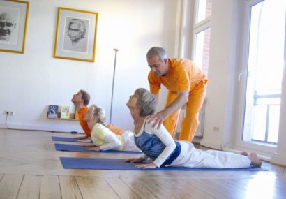 Йога ачаря свами Атмарамананда: Най-важното е да не се страхуваме - CAO.bg Йога ачаря свами Атмарамананда: Най-важното е да не се страхуваме