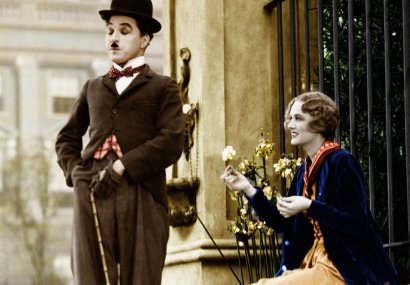 Чарли Чаплин в реч по случай своя 70-годишен юбилей